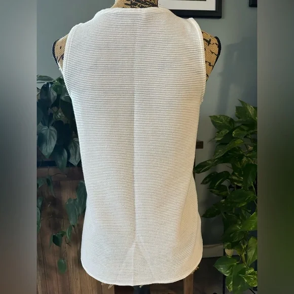 LOFT V-Neck Lightweight Ribbed Tank Top with Front Tie. Size XS. - Picture 2 of 4